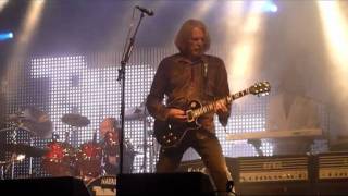 Thin Lizzy - Dancing In The Moonlight (Live)