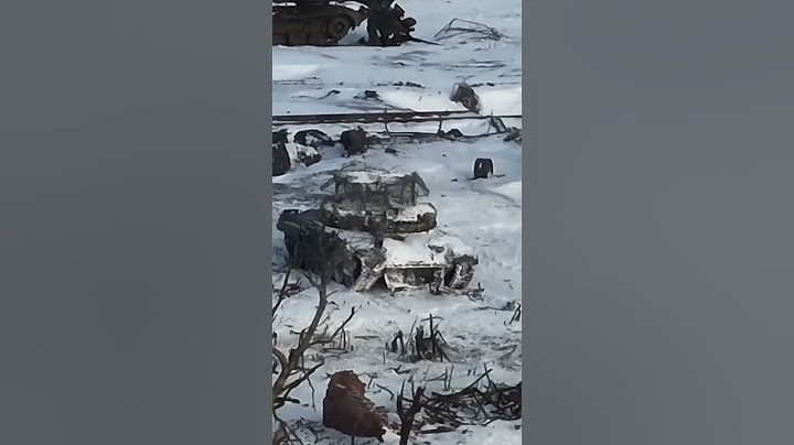 Ukrainian FPV drone strikes Russian tank leaving enemy crew fleeing in Avdiivka