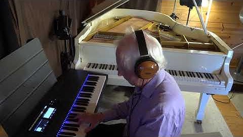 Una Corda improvisation by Werner Elmker • 