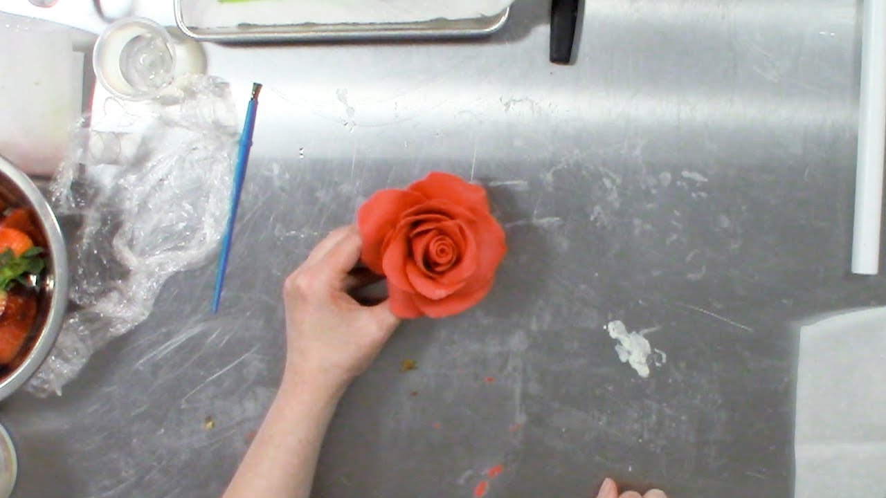 Fondant Roses on Chocolate Dipped Strawberries – Perfect for wedding season!