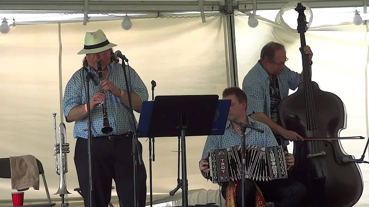 Jody & Troy of The Honky Express - Tall Castle Polka