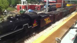 Railfanning the Valley Model Railroad Club HO scale Layout With Lots 