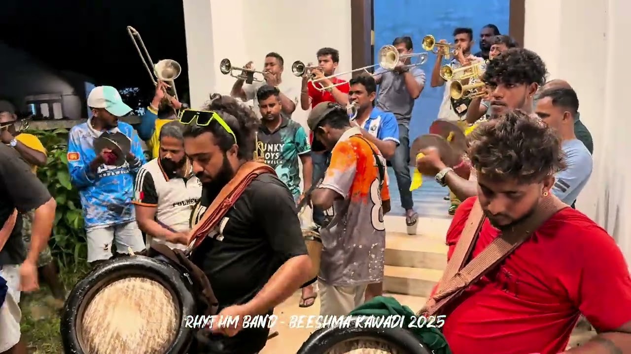 Minisa Suwadai Mala se #kawadi  #perahera #devinuwara #liveperformance 