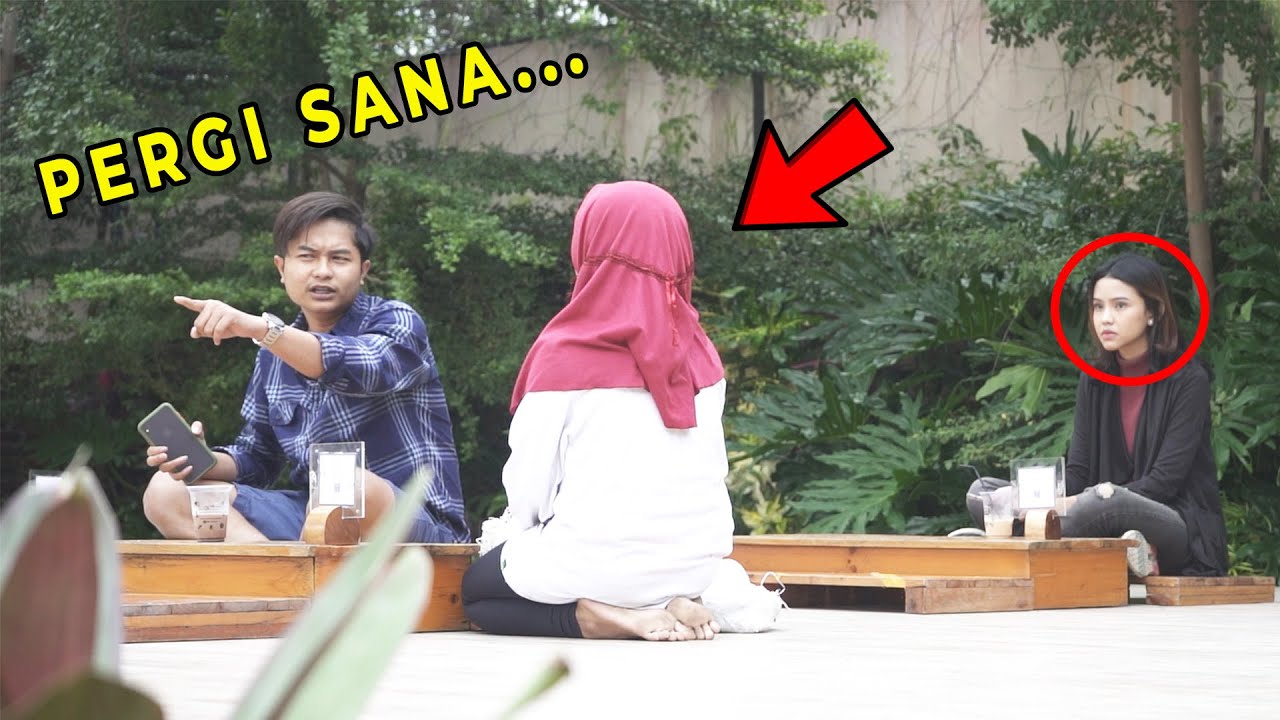 BOCIL KELAPARAN GW MARAHIN DEKET CEWE CAKEP !!? Lihat Reaksinya......