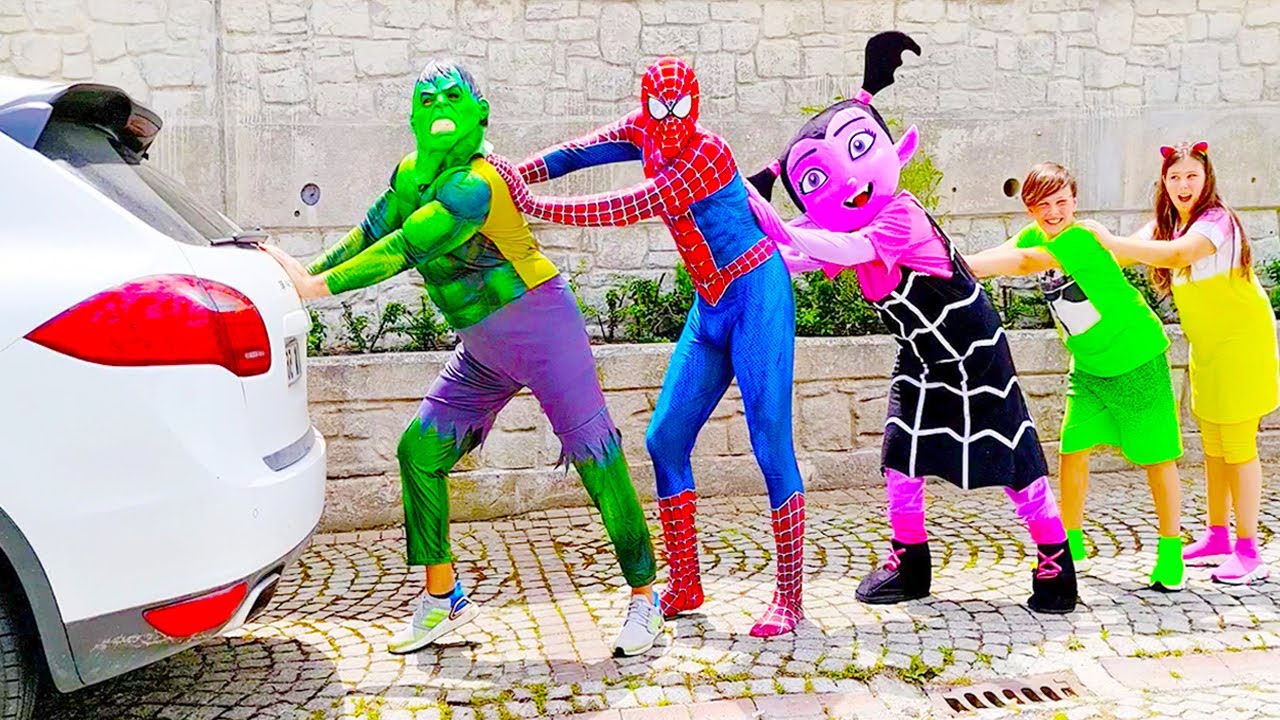 صورة فيديو : Adriana and Ali Dancing Car Ride with Spider-man and hulk 어린이를위한 새로운 이야기 모음