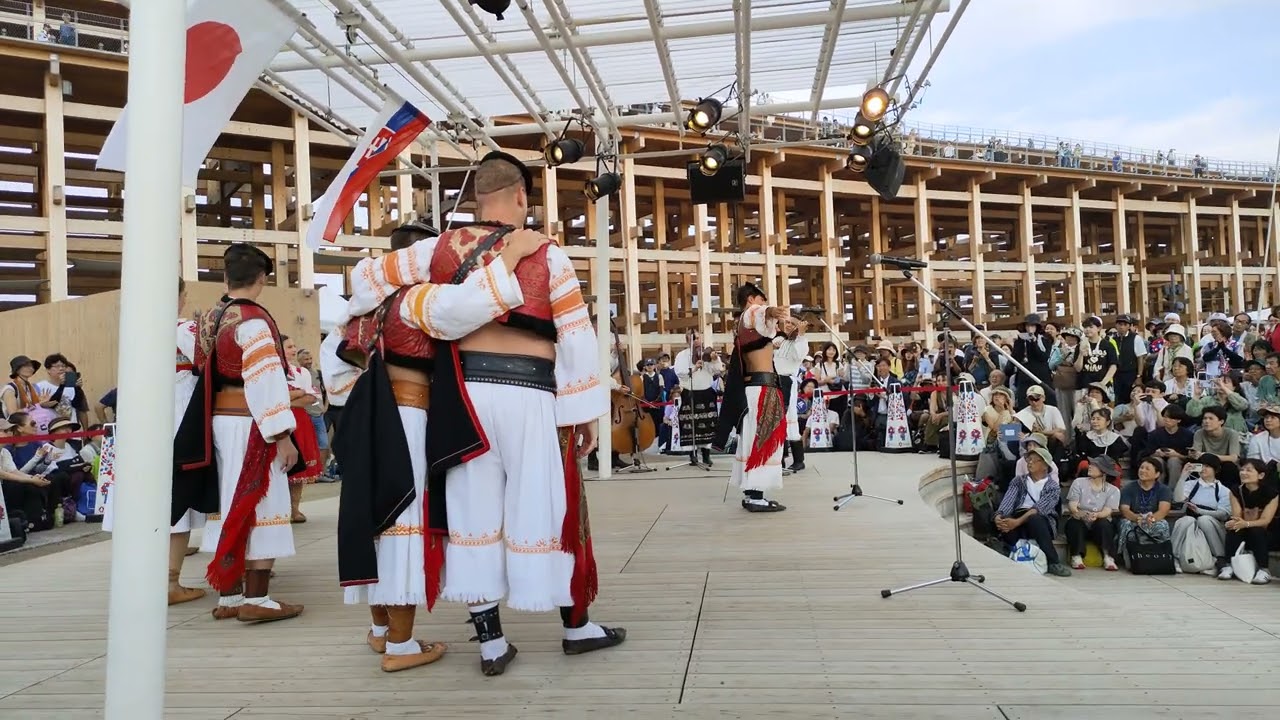 大阪・関西万博 ポップアップステージ 民族舞踊