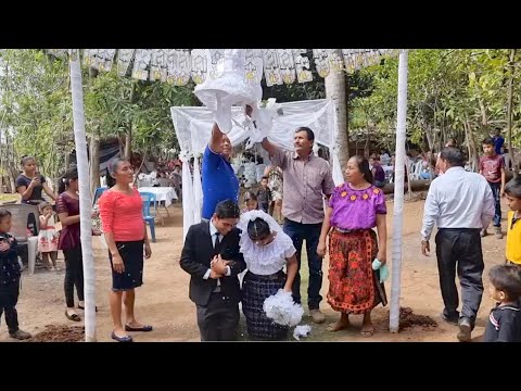 Vean Cómo Termina Una Boda Tradicional Aquí En Guatemala|Se Incaron Bajo La Campana ?