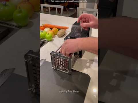 मैडम ने बच्चों से पूछा अगर ज़्यादा गर्मी लगे तो क्या करना चाहिए😂#shorts#ytshorts#shortsfeed