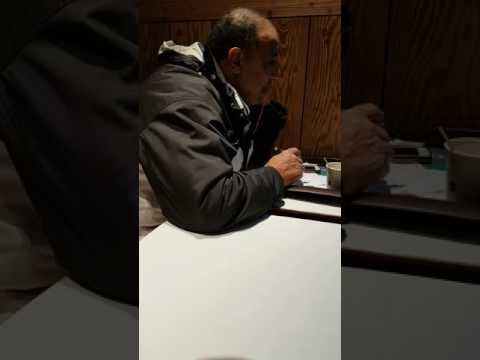 الحمدلله انا وأخي الغالي مثنى ربي أكرمنا ورزقنا بمصري جالس جنبنا في الماكدونالدز في فيينا