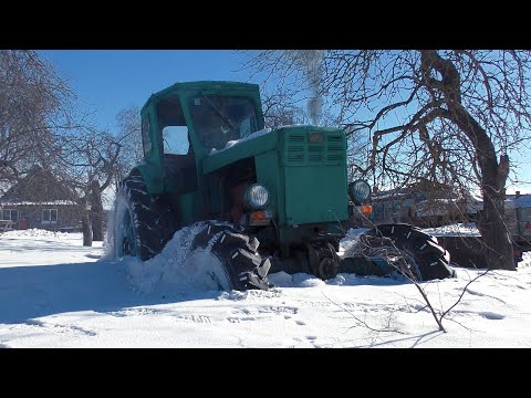 Забрали Т-40АМ для установки нового двигателя. Выбираемся из снежного плена на советском тракторе!!!