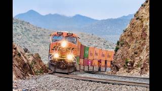 BNSF the rails sing around the curve and a loaded EB doublestack shows up at Hackberry AZ