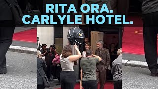 𝗚𝗜𝗥𝗟.𝗟𝗨𝗫𝗨𝗥𝗬 : 4𝗞. 60 𝗙𝗣𝗦. RITA ORA. CARLYLE HOTEL, IN NEW YORK.