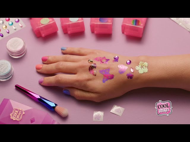 COOL MAKER - SHIMMER ME BODY ART - Coffret Tatouages Éphémères  Personnalisables Avec 180 Motifs, Cartouches de Couleur Pinceau et Strass  Paillettes 