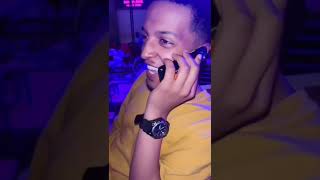 يكلم زوجته وصديقه يقلد صوت بنت 🔞🤣 screenshot 4