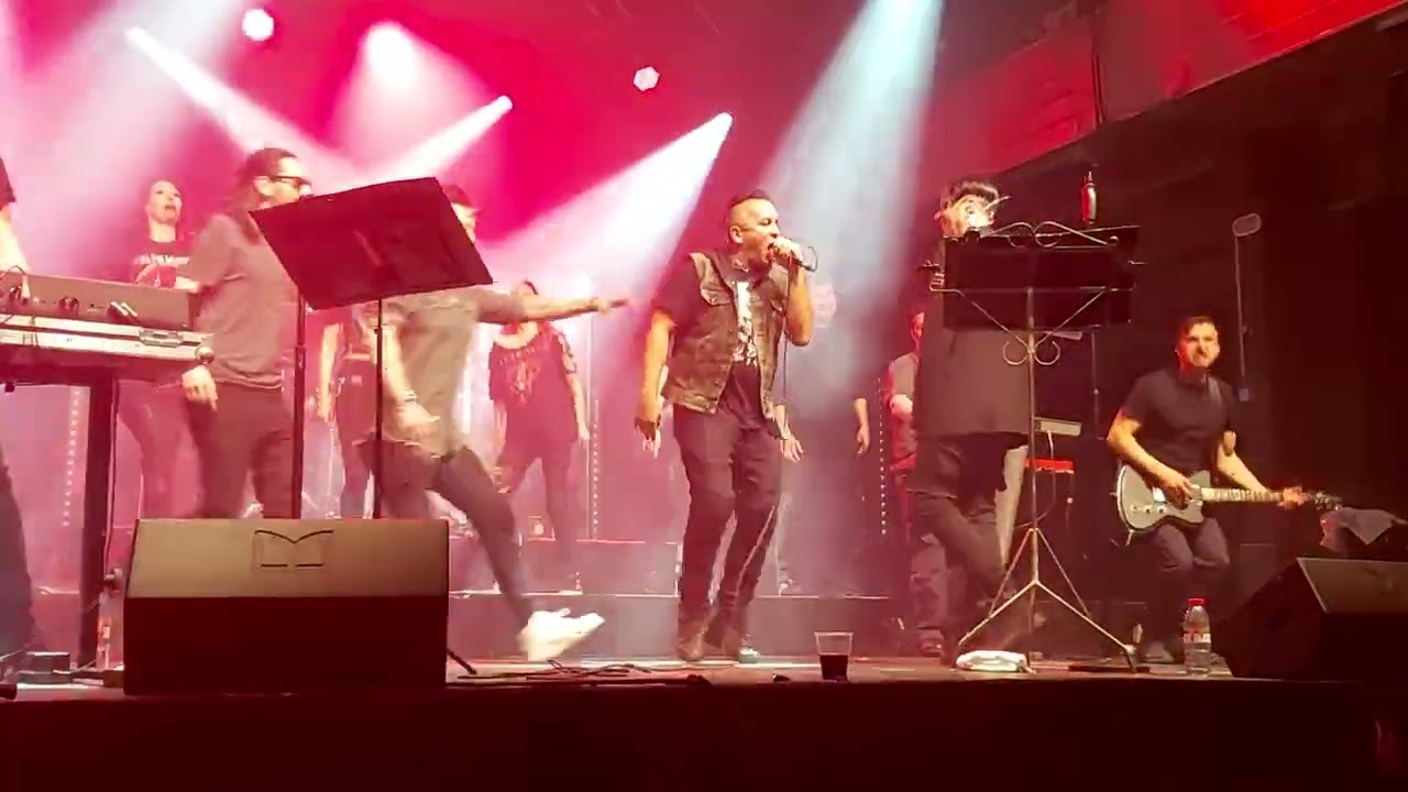 Abschlusslied von Blutengel u. Hocico am 30.04.2022