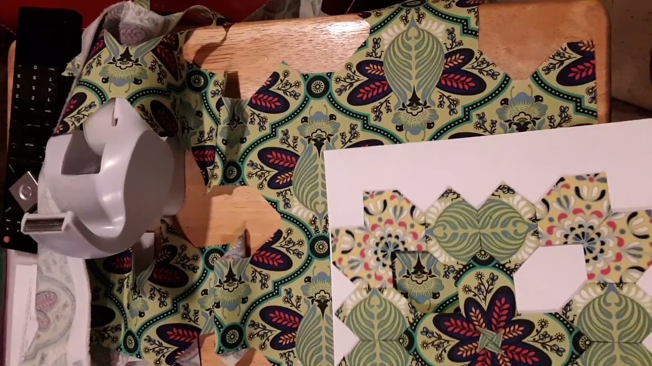 Designing Lucy Boston Patchwork of the Crosses block