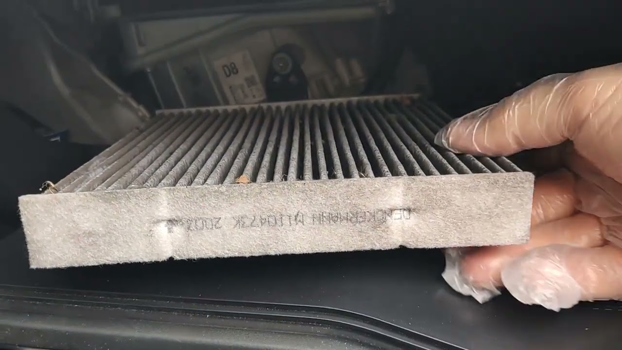 Замена фильтра салона (3-min.) Toyota Corolla