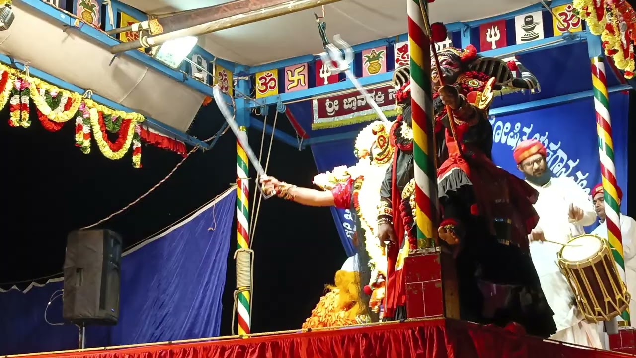YAKSHAGANA - DEVIMAHTHME AT: RAJARAJESHWARI TEMPLE MUNDAPALLA 