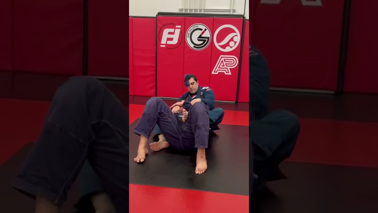 Back escape that I learned a variation of from Saulo Ribeiro many years ago! #bjj #technique #escape