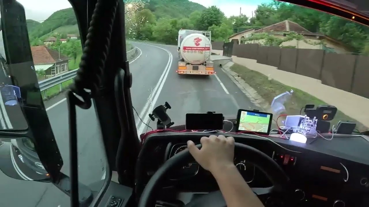 A preluat tata un camion nou! Prezentare Mercedes - Tandem cu camionul și cisternele prin România! 