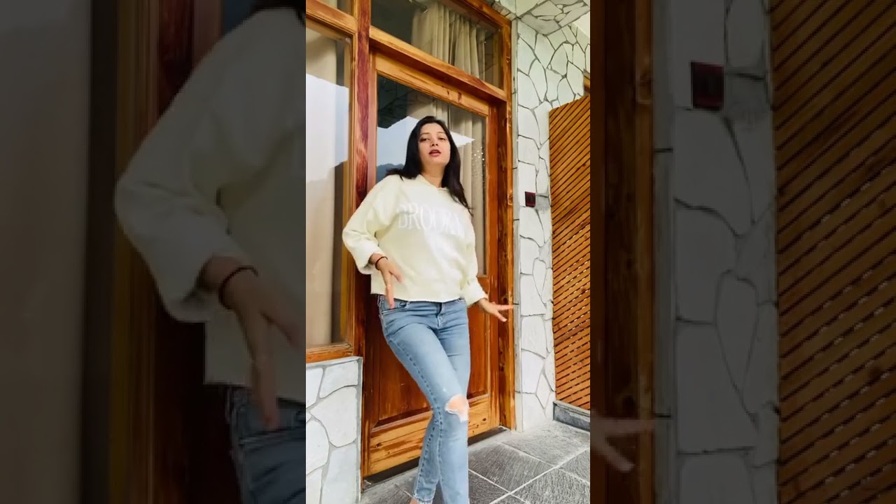 Prajakta Mali On Kundi Lagale  