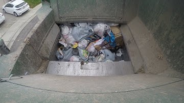 Labrie Automizer Garbage Truck Crushing Stuff w/ Hopper Footage