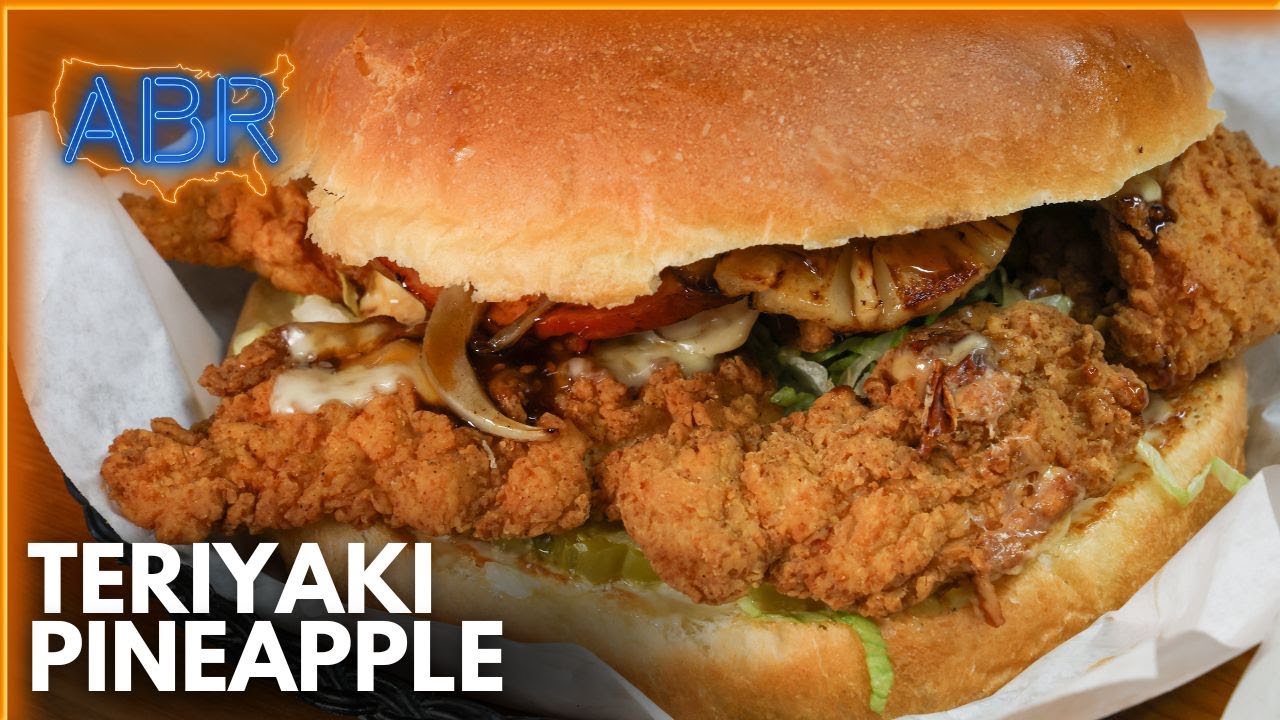 Сэндвич с курицей, который невозможно удержать в руке — Таверна Эффи