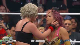 Toni Storm Kisses Mina Shirakawa