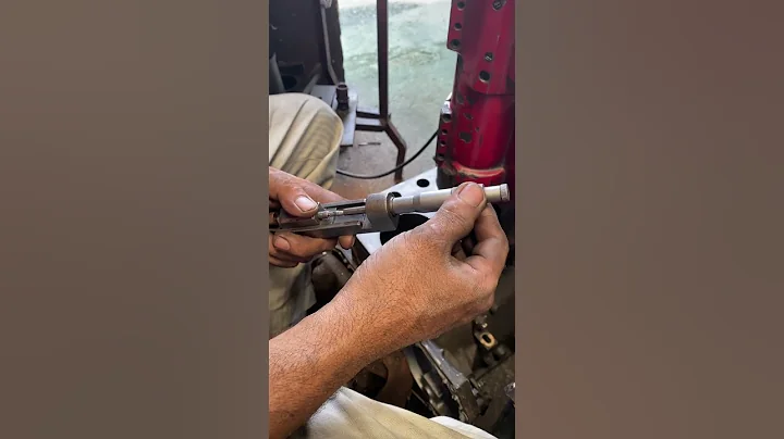 Cutting 4 cylinder Jcb engine #jcb #4cylinder #engine #honing #sleevs