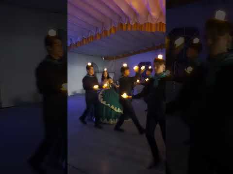 Joven baila 'La