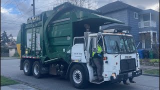 Waste Management of Seattle - Roaring Autocar WXLL McNeilus Carry Can Garbage Truck!