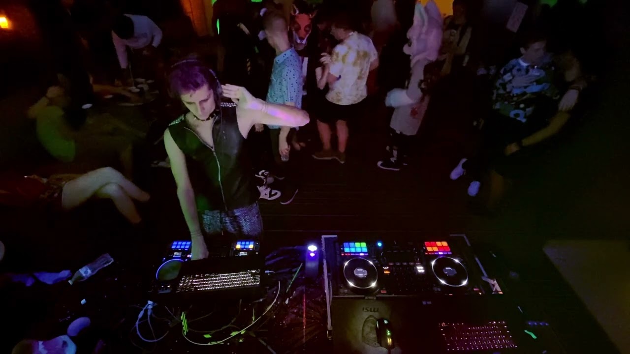 Sleduj Enter The Void - Live @ Furry Siesta 2022 | slowed down psytrance, techno & electro DJ set na YouTube Sleduj Enter The Void - Live @ Furry Siesta 2022 | slowed down psytrance, techno & electro DJ set na YouTube