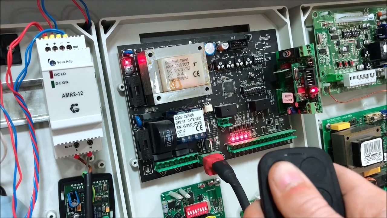 Learning Gibidi Remotes to the radio receiver - YouTube