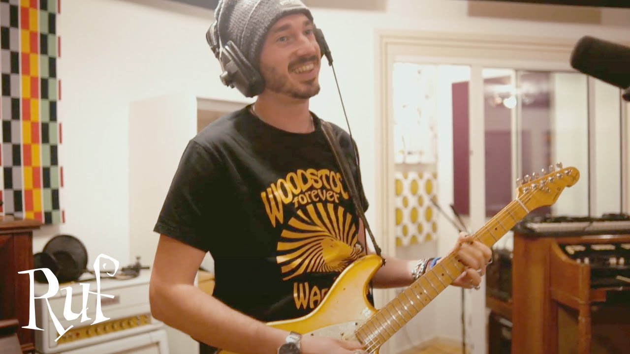 YouTube에서 Krissy Matthews feat. Big Daddy Wilson & Alice Armstrong - PACK IT UP (Official Music Video) 보기 YouTube에서 Krissy Matthews feat. Big Daddy Wilson & Alice Armstrong - PACK IT UP (Official Music Video) 보기