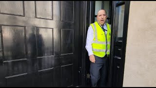 Police Contractor Tries To Smash My Camera in Whitehall #audit #fail #metpolice #pinac