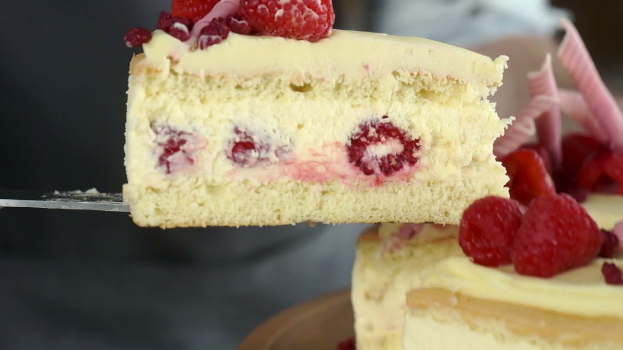 Witte chocoladetaart met frambozen