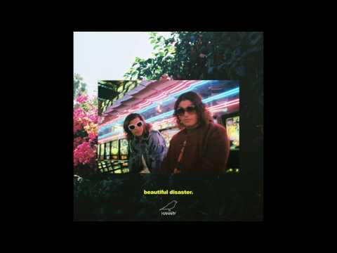 Putar Moonrock (feat. Juicy J) - DVBBS