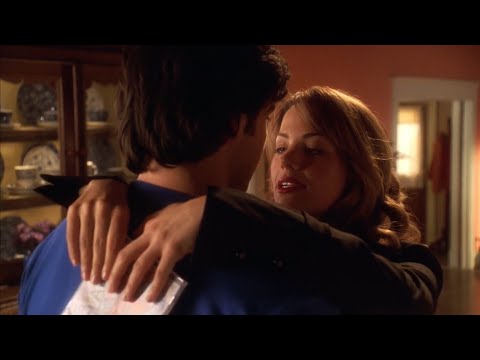 Smallville || Crimson 6x13 (Clois) || Lois Flirts with Clark [HD]