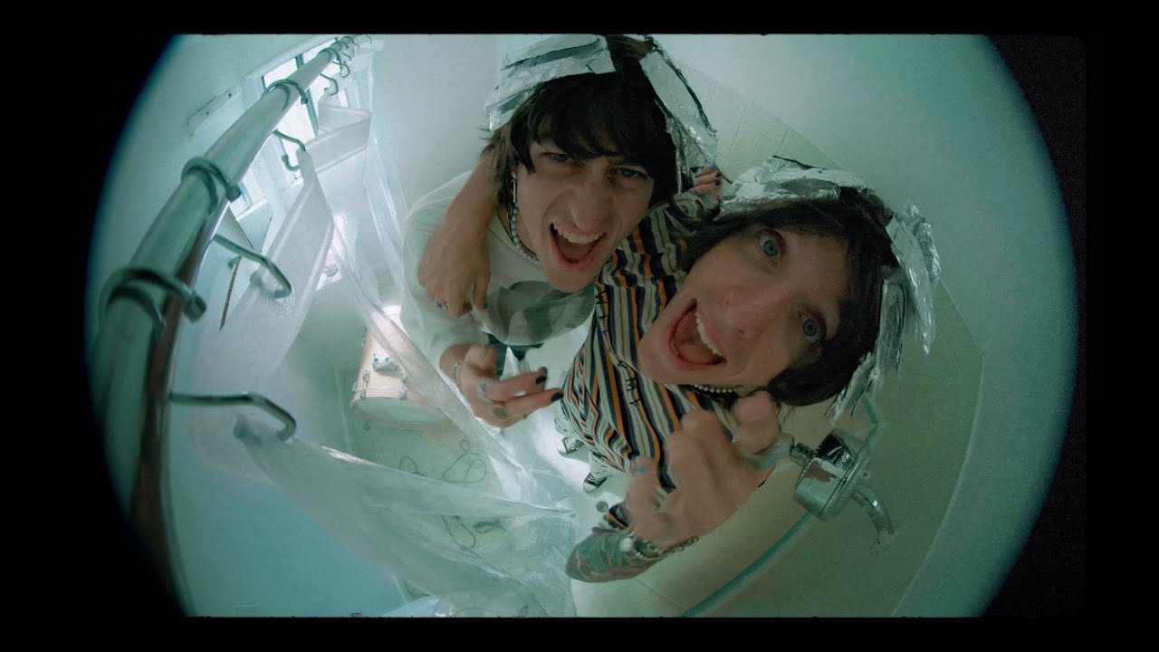 goth gf - bleach (official video)