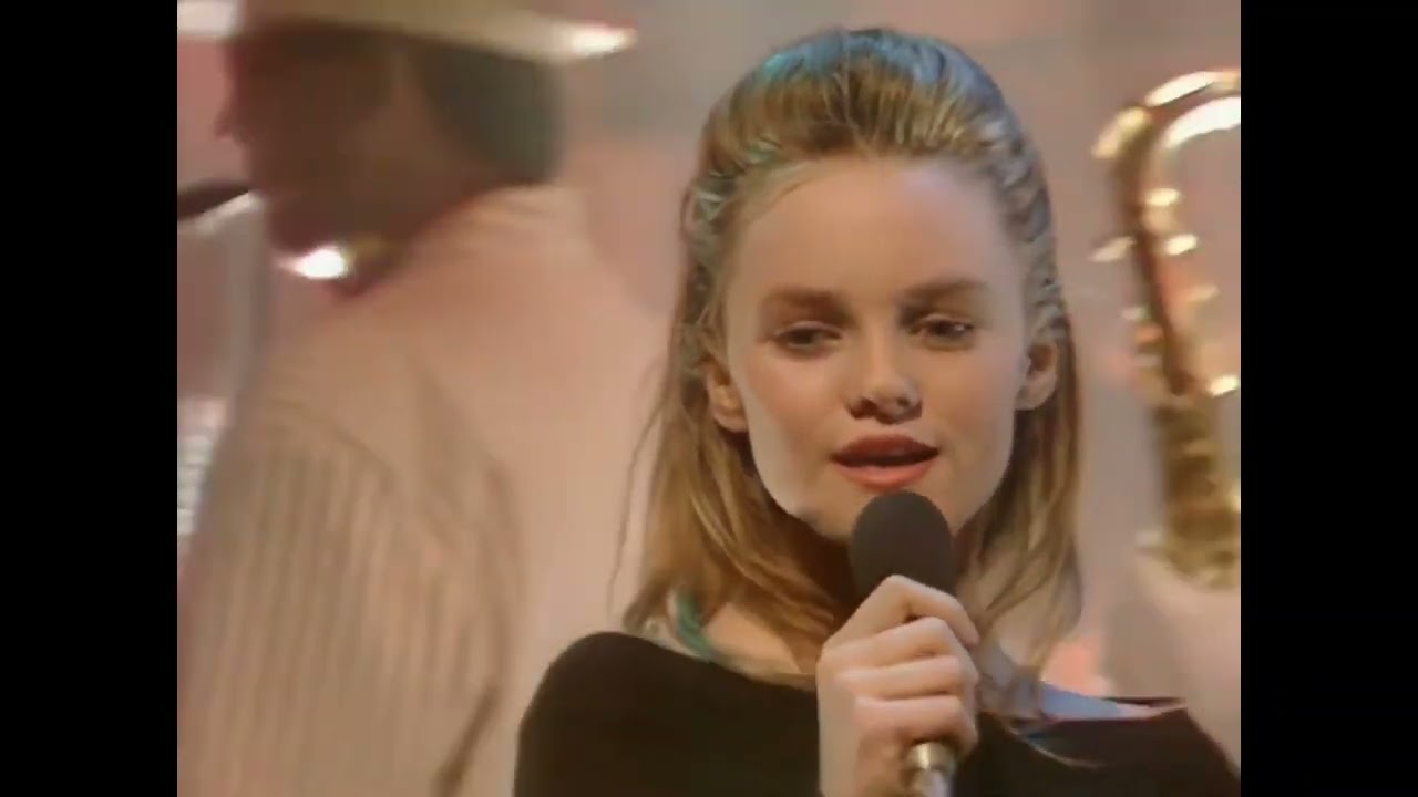 VANESSA PARADIS - Joe Le Taxi (Top Of The Pops, 25.02.1988) - YouTube