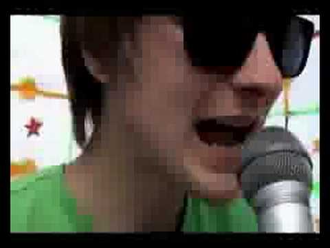 Wanneer je iets wilt laten zien, maar Lucius er precies voor komt zitten 😅 #short #shorts