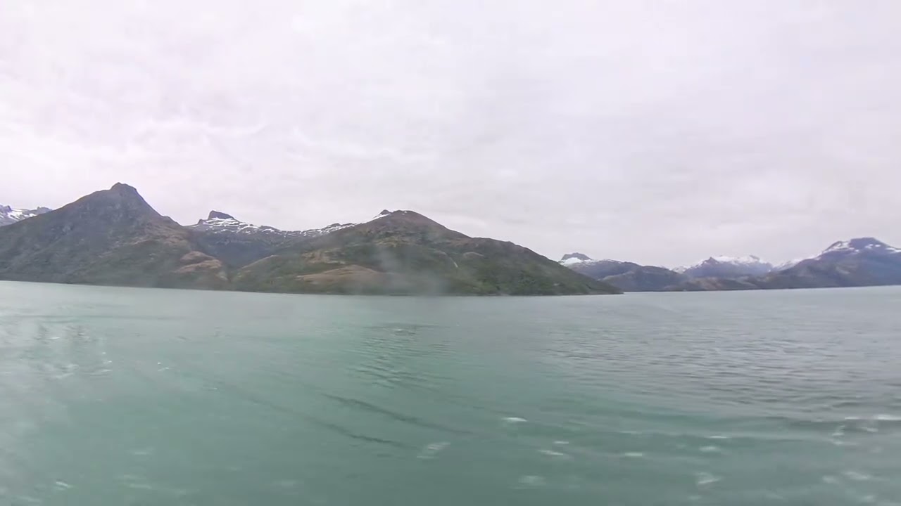 Terra del Fuoco ❄️ Profili di montagne innevate ai confini del mondo