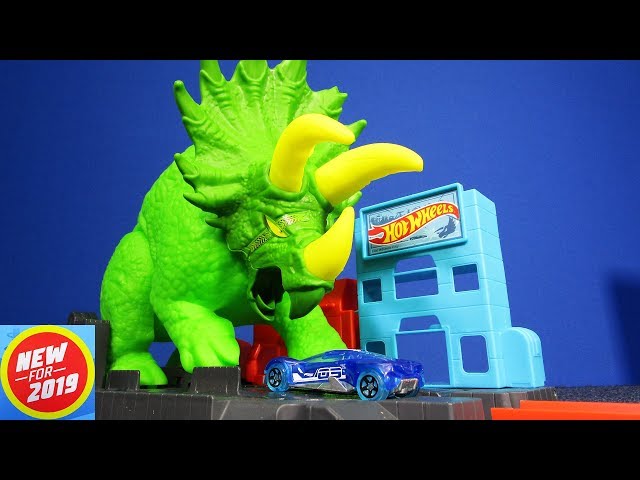 Hot Wheels City Smashin Triceratops Playset Toys Mattel Dinosaur