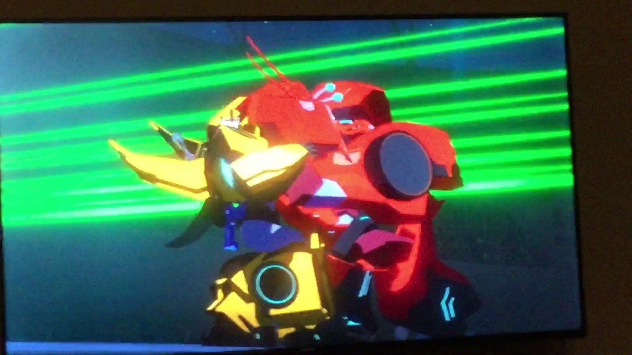 Transformers Robots In Disguise: Bumblebee vs Bisk - YouTube