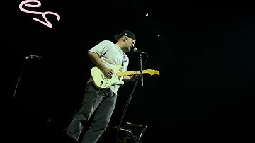 33 20241201 Mac Ayres Something’s Gotta Change at Keshi Requiem World Tour in Rotterdam