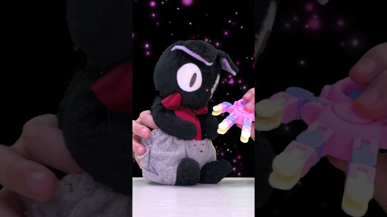 Epic Fail? Kuro’s Toy Won’t Spin—But He’s Still Proud! 😼✨ 