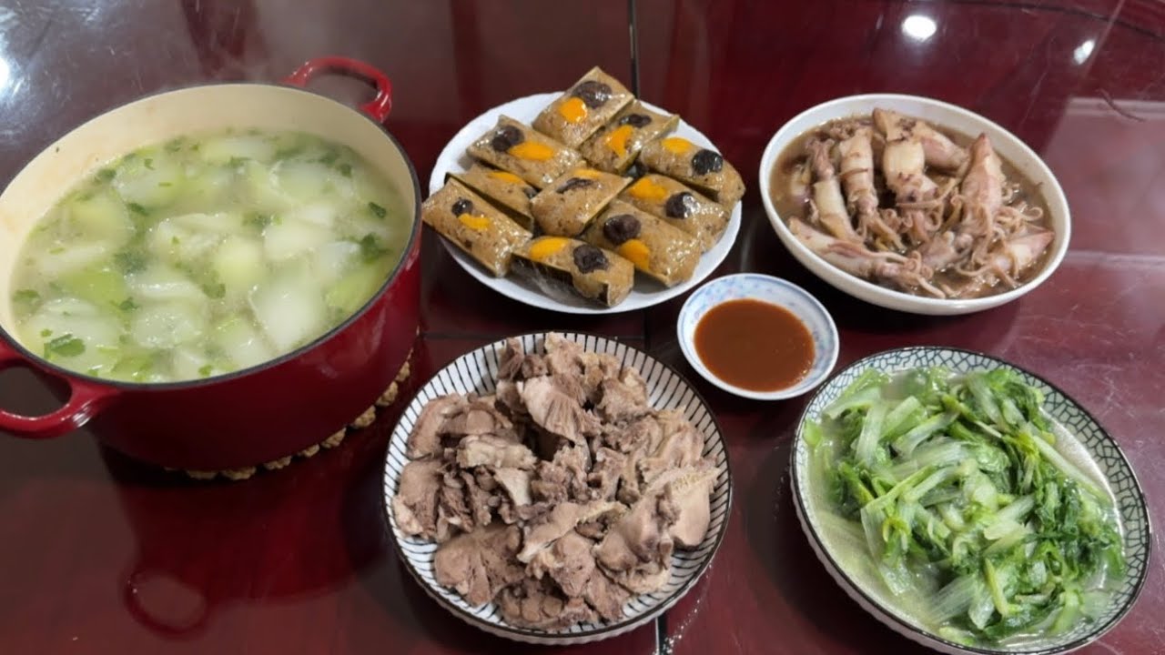 Cooking Pork rib soup, Squid, Pechay Tagalog, Boiled pig tongue & YouFan| Taiwanese lunch 