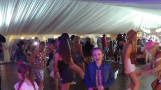 Pete Mckie Urban Cowboy, Teaching a room full of beginners a new line dance! Live @Daviot Steadings