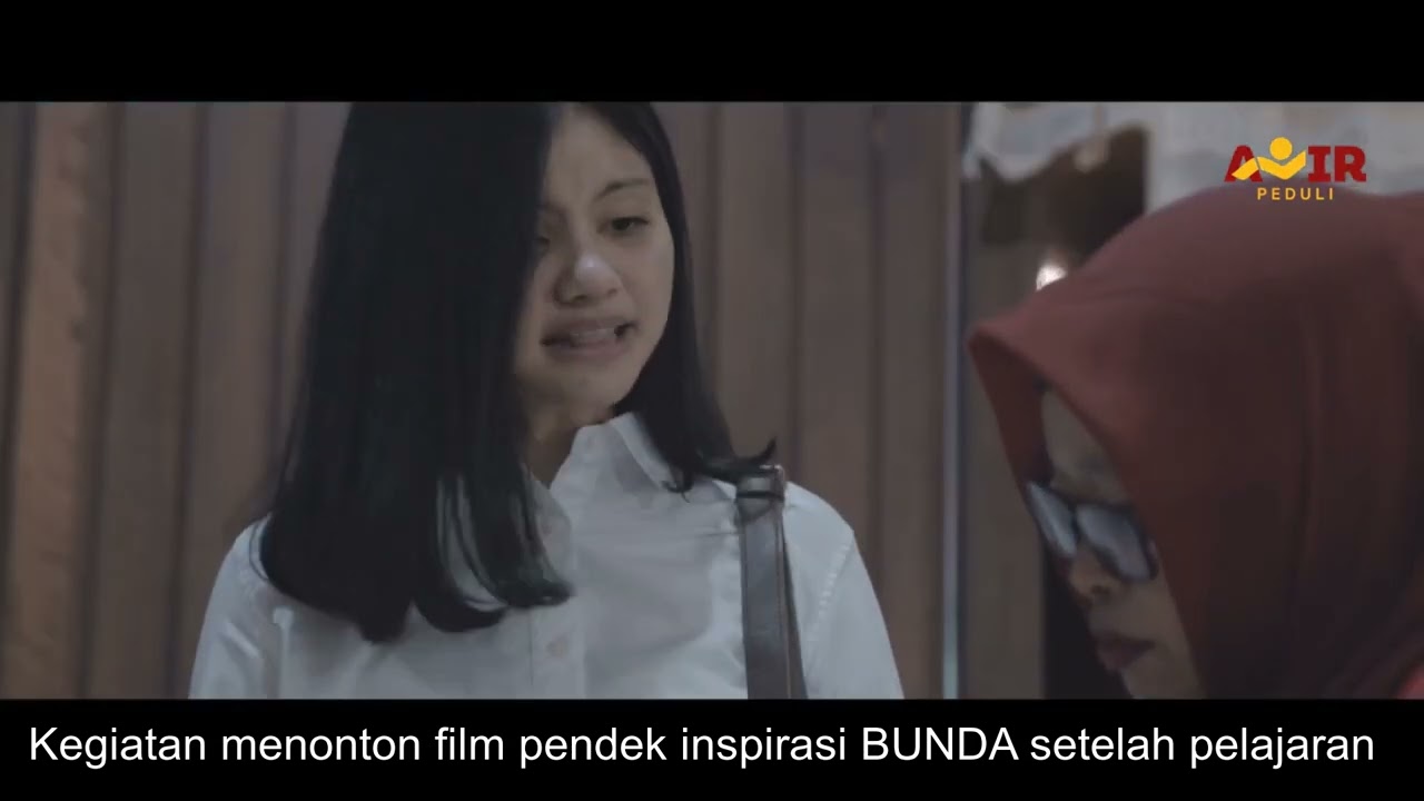 Kegiatan menonton film BUNDA setelah pembelajaran Kelas 3 dan 4 SDN Kestalan