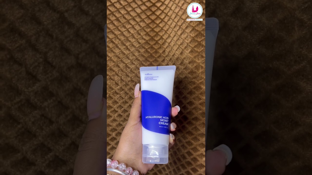 💧Hydrate and balance with Isntree Hyaluronic Acid Moist Cream! 🌿
